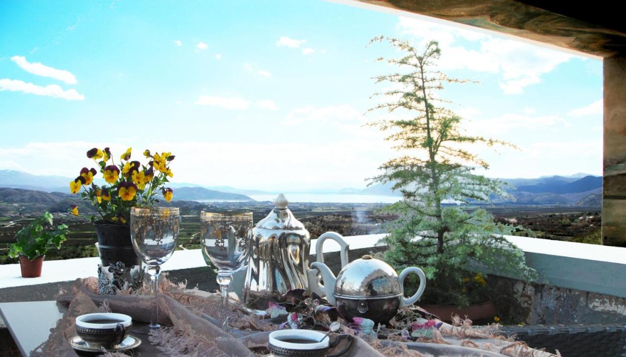 Leventis Art Suites Панагитса Номер фото